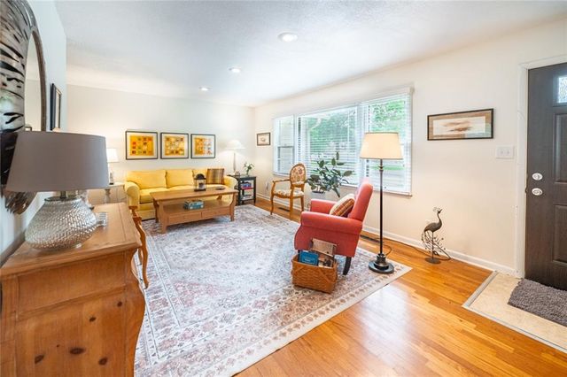 6108 NW KLAMM Drive, Kansas City, MO 64151