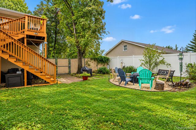 102 Robinson Avenue, Medford, NY 11763