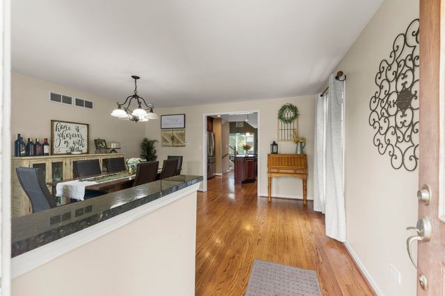 4528 Middaugh Avenue, Downers Grove, IL 60515