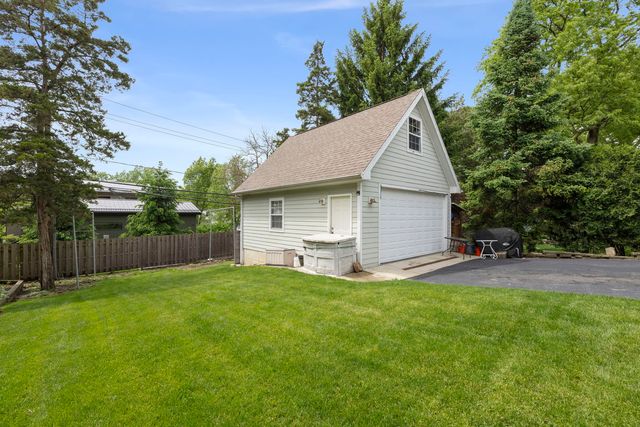 4528 Middaugh Avenue, Downers Grove, IL 60515
