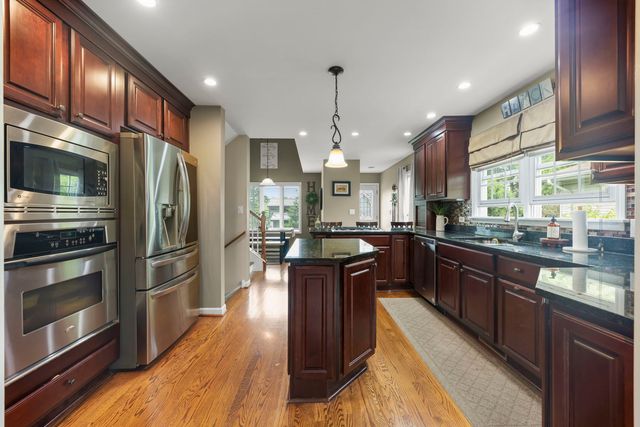 4528 Middaugh Avenue, Downers Grove, IL 60515