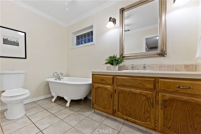 304 E Omaha Avenue, Fresno, CA 93720