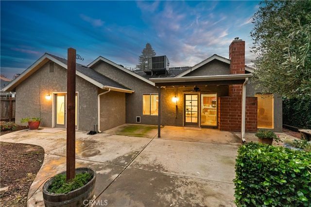 304 E Omaha Avenue, Fresno, CA 93720