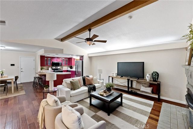 304 E Omaha Avenue, Fresno, CA 93720