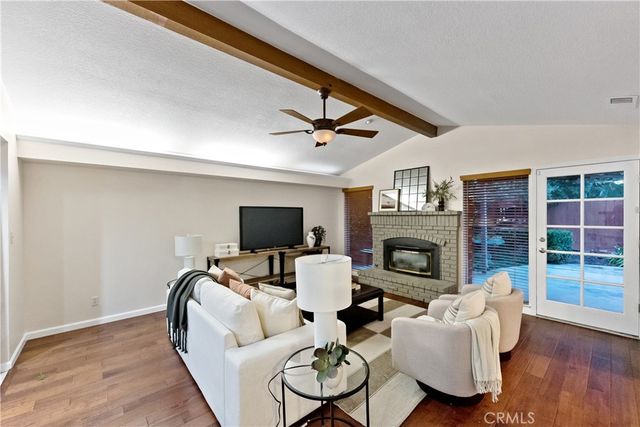 304 E Omaha Avenue, Fresno, CA 93720