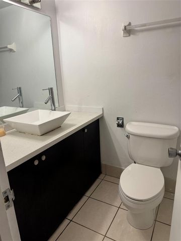 6200 NE 22nd Way 311, Fort Lauderdale, FL 33308