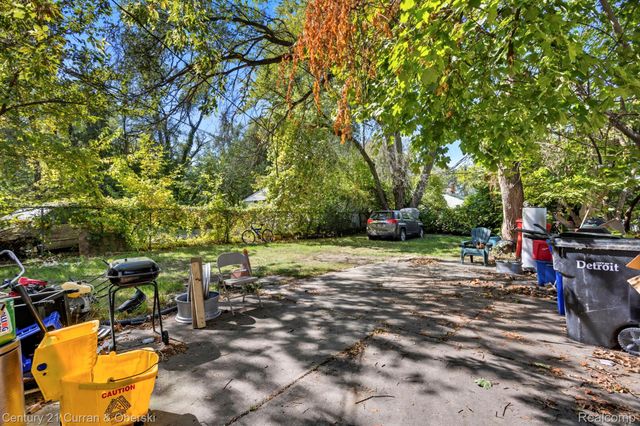 12729 Grandmont Avenue, Detroit, MI 48227