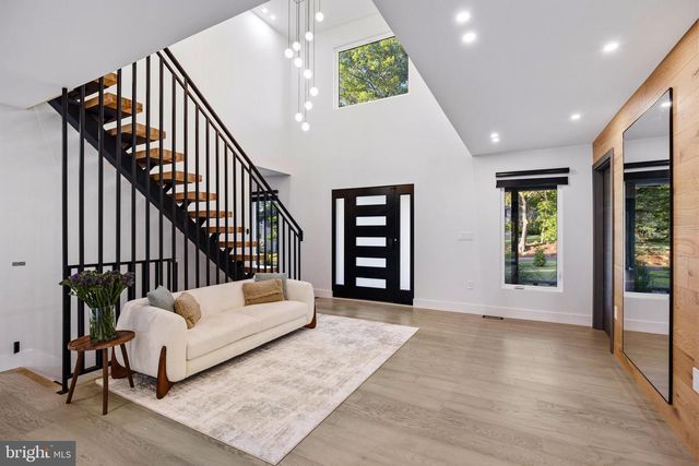 124 ROGERS RD, Furlong, PA 18925