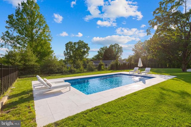 124 ROGERS RD, Furlong, PA 18925