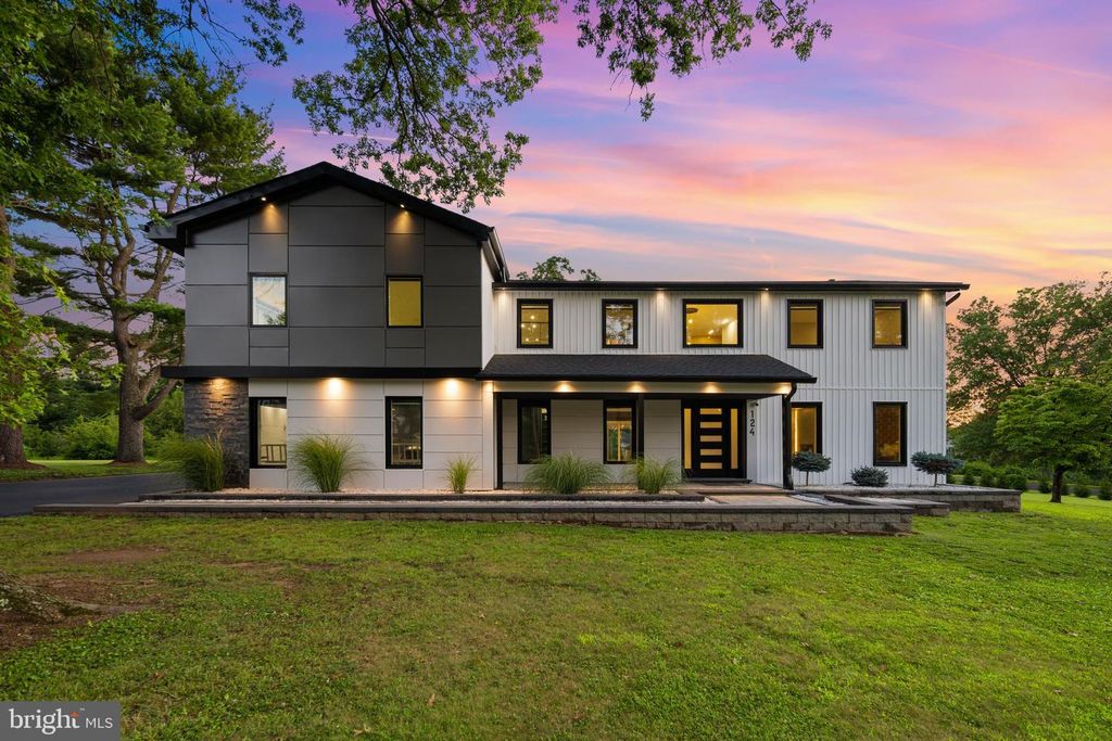 124 ROGERS RD, Furlong, PA 18925