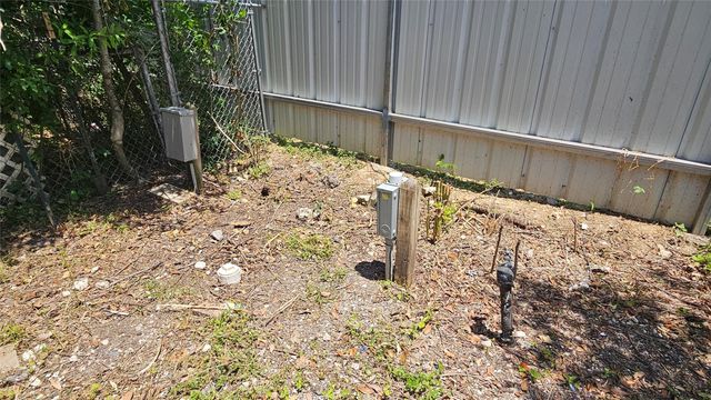 410 Baker Avenue, Bacliff, TX 77518