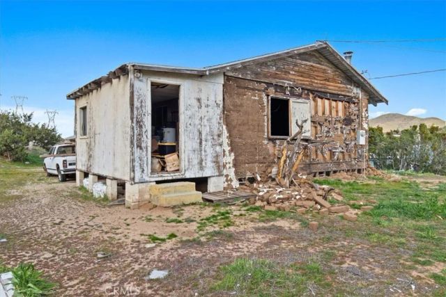 32301 Angeles Forest, Palmdale, CA 93550