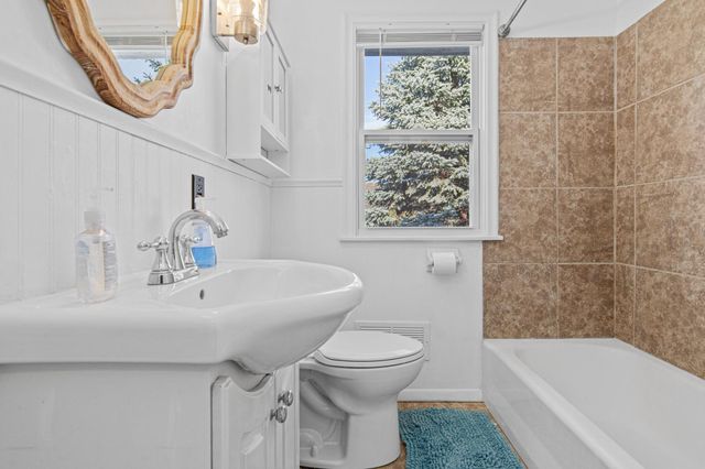 203 Moreland Avenue E, West Saint Paul, MN 55118