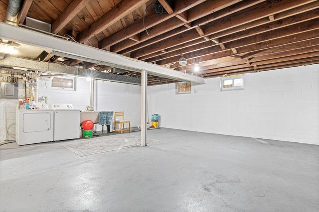 203 Moreland Avenue E, West Saint Paul, MN 55118