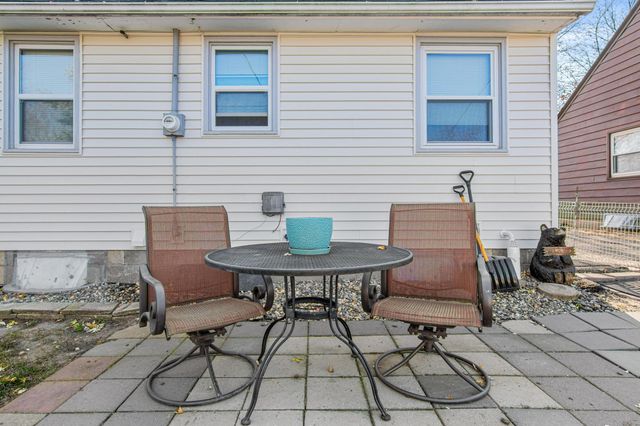 203 Moreland Avenue E, West Saint Paul, MN 55118