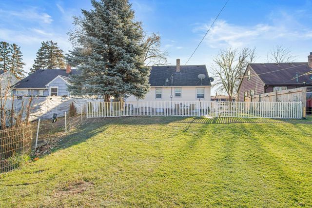 203 Moreland Avenue E, West Saint Paul, MN 55118