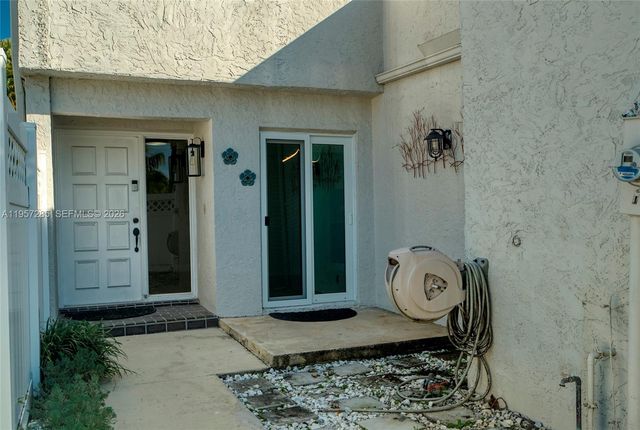 6768 Canary Palm Cir, Boca Raton, FL 33433