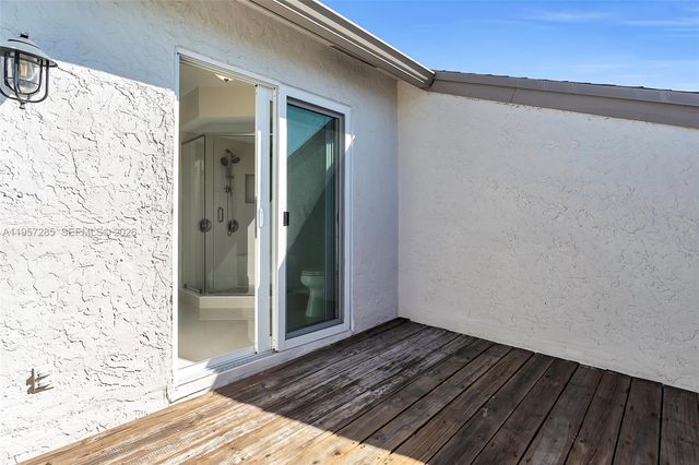 6768 Canary Palm Cir, Boca Raton, FL 33433