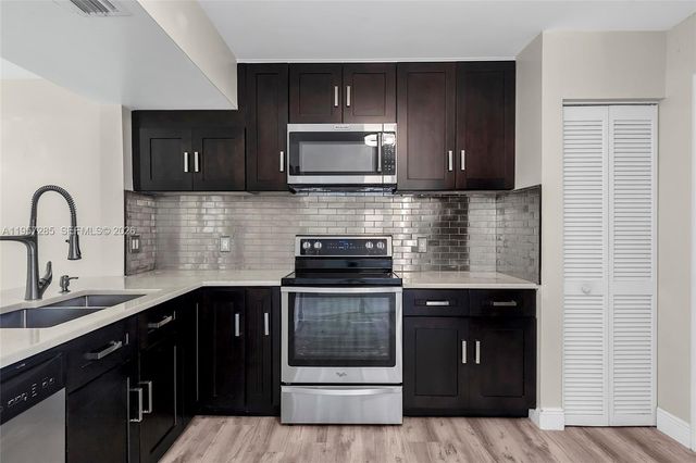 6768 Canary Palm Cir, Boca Raton, FL 33433