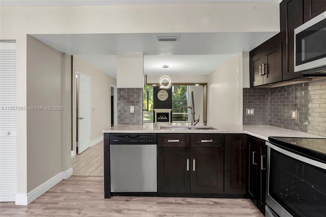 6768 Canary Palm Cir, Boca Raton, FL 33433