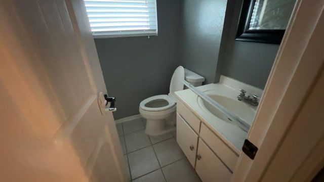 1226 Valley Drive, Angleton, TX 77515