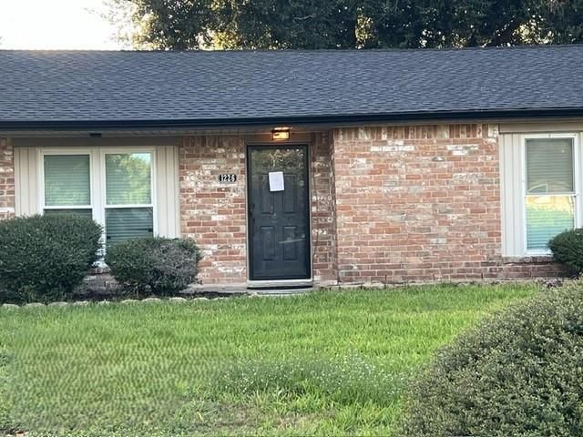 1226 Valley Drive, Angleton, TX 77515