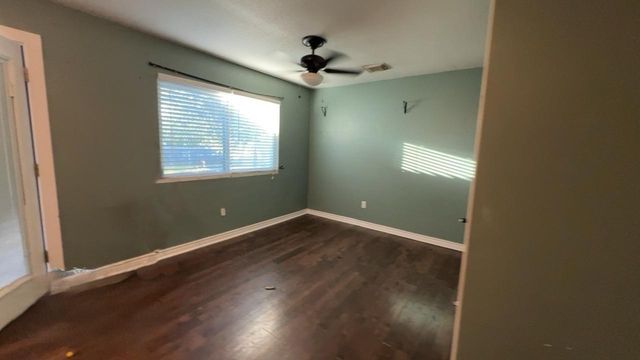 1226 Valley Drive, Angleton, TX 77515