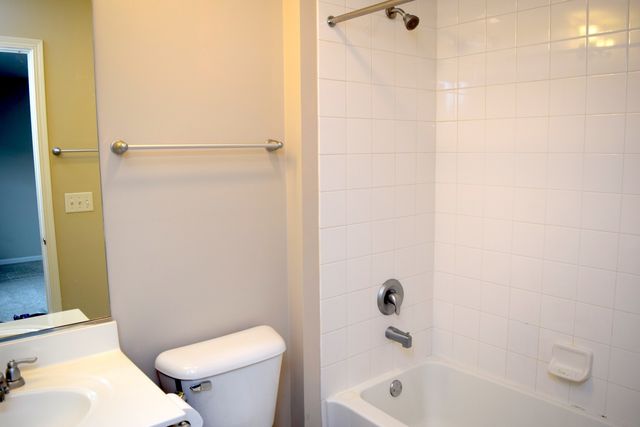 1260 Evergreen Avenue, Des Plaines, IL 60016