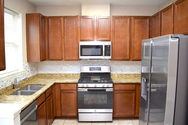 1260 Evergreen Avenue, Des Plaines, IL 60016