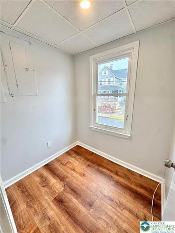 1102 2nd Street 1, North Catasauqua Bor, PA 18032