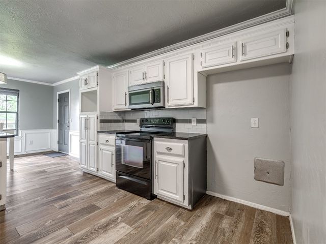 1523 E Twin Brook Terrace, Mustang, OK 73064