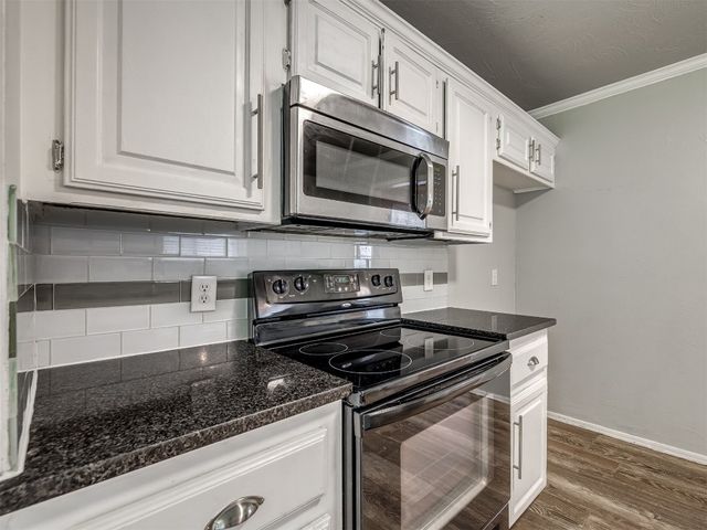 1523 E Twin Brook Terrace, Mustang, OK 73064
