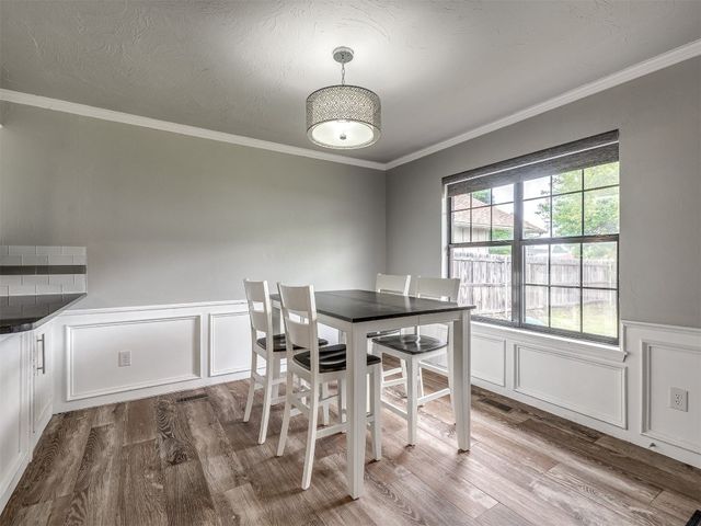 1523 E Twin Brook Terrace, Mustang, OK 73064