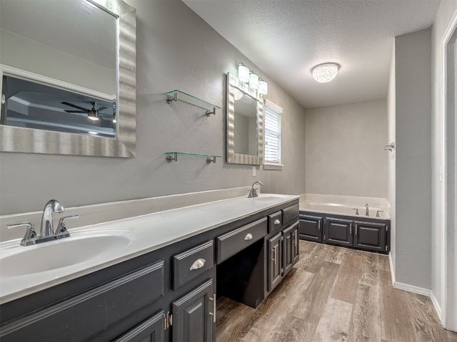 1523 E Twin Brook Terrace, Mustang, OK 73064