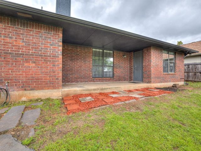 1523 E Twin Brook Terrace, Mustang, OK 73064