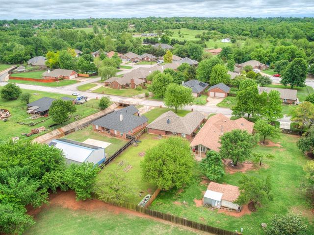 1523 E Twin Brook Terrace, Mustang, OK 73064