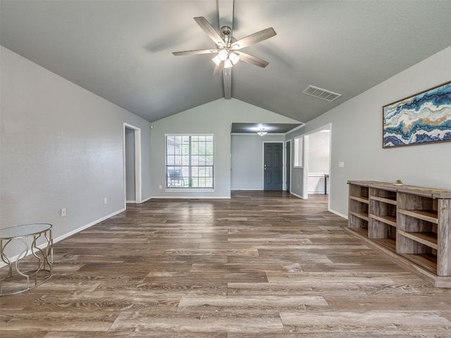 1523 E Twin Brook Terrace, Mustang, OK 73064