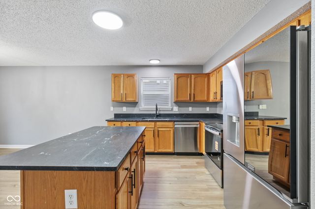 12318 Wolf Run Road, Noblesville, IN 46060