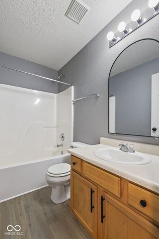 12318 Wolf Run Road, Noblesville, IN 46060