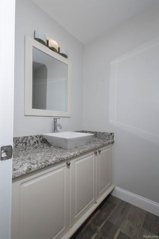 43211 Coralbean Ct Court, Sterling Heights, MI 48314