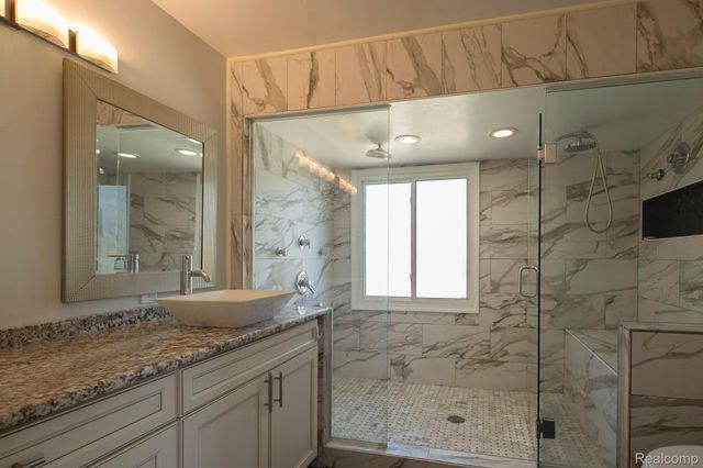 43211 Coralbean Ct Court, Sterling Heights, MI 48314