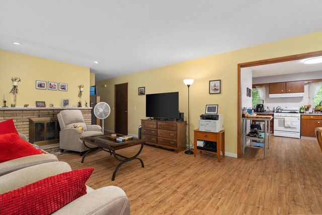 4611 Dennis Drive, Madison, WI 53704