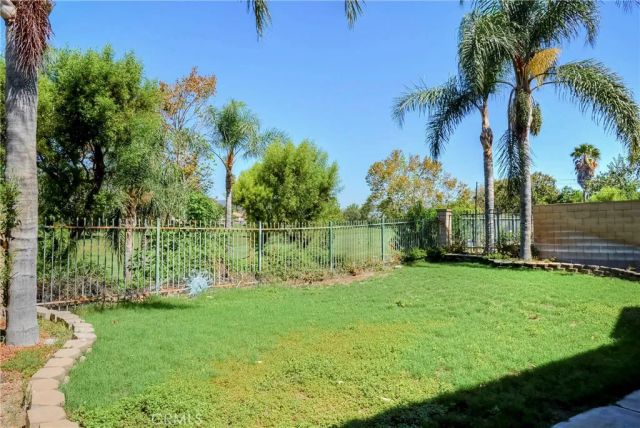 6184 Medinah, Fontana, CA 92336