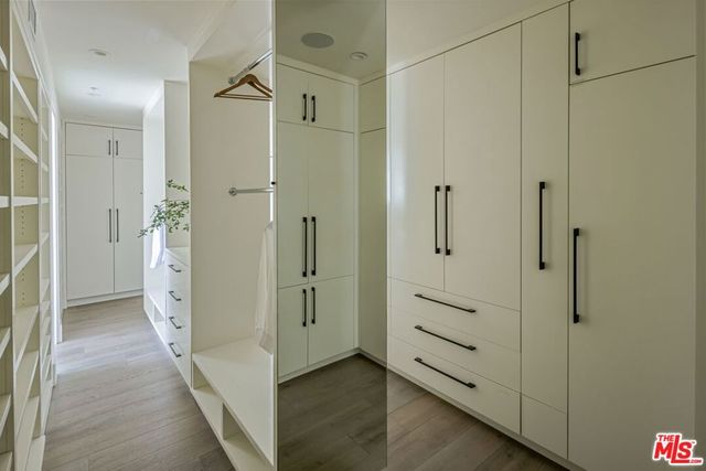 8572 Hillside Avenue, Los Angeles, CA 90069