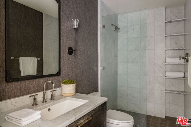 8572 Hillside Avenue, Los Angeles, CA 90069