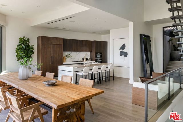 8572 Hillside Avenue, Los Angeles, CA 90069