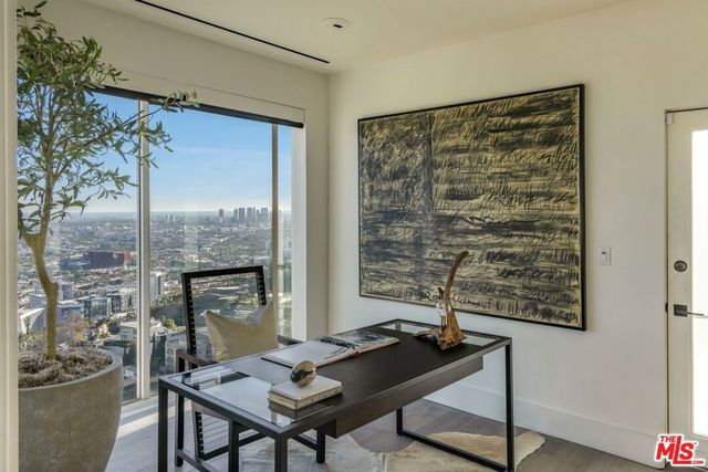 8572 Hillside Avenue, Los Angeles, CA 90069