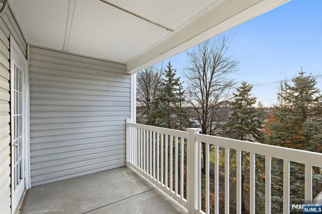 690 Rt 23 2274, Wayne, NJ 07470