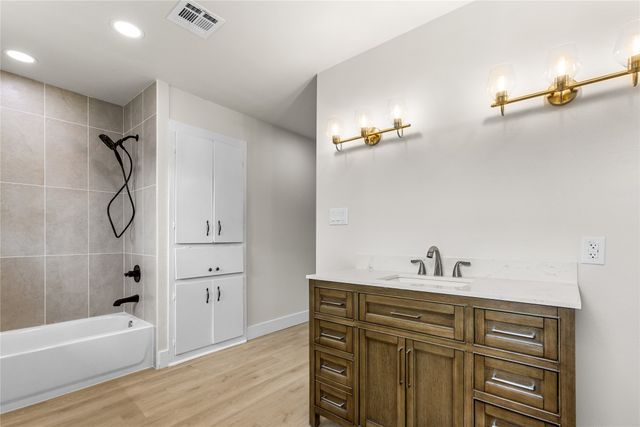 810 W Denison Drive, Robinson, TX 76706