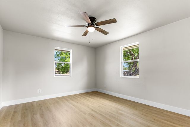 810 W Denison Drive, Robinson, TX 76706